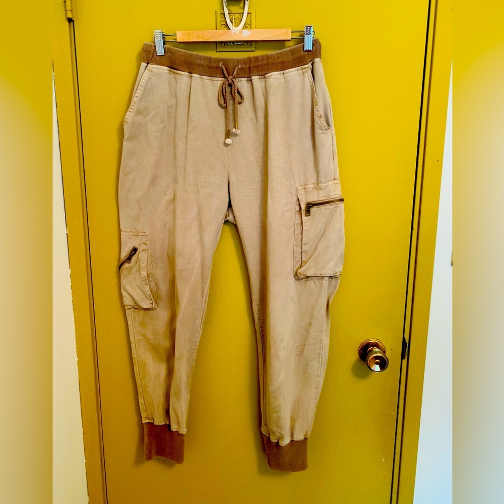 YOUNG FABULOUS AND BROKE pants - medium dressy cropped pants.